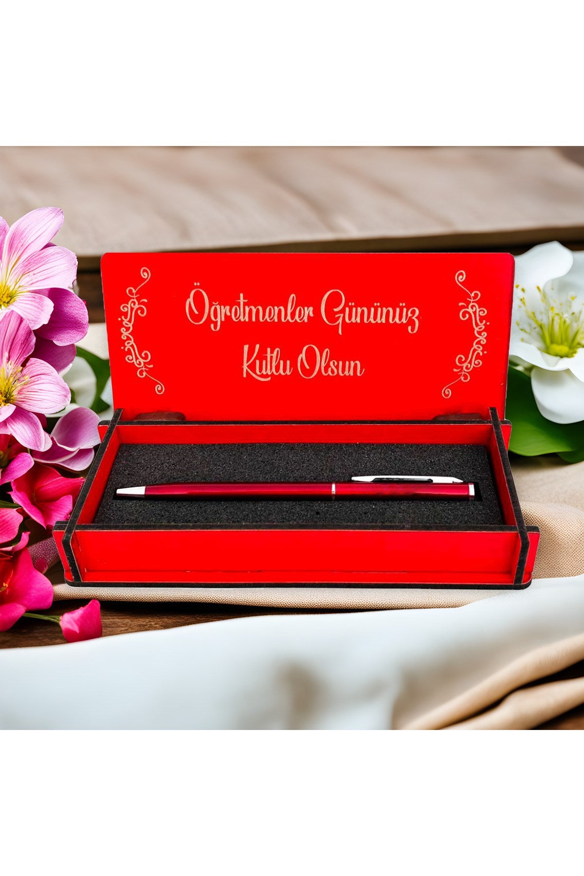 Öğretmenler Günü Tasarımlı Ahşap Kalem Kutusu - Kırmızı