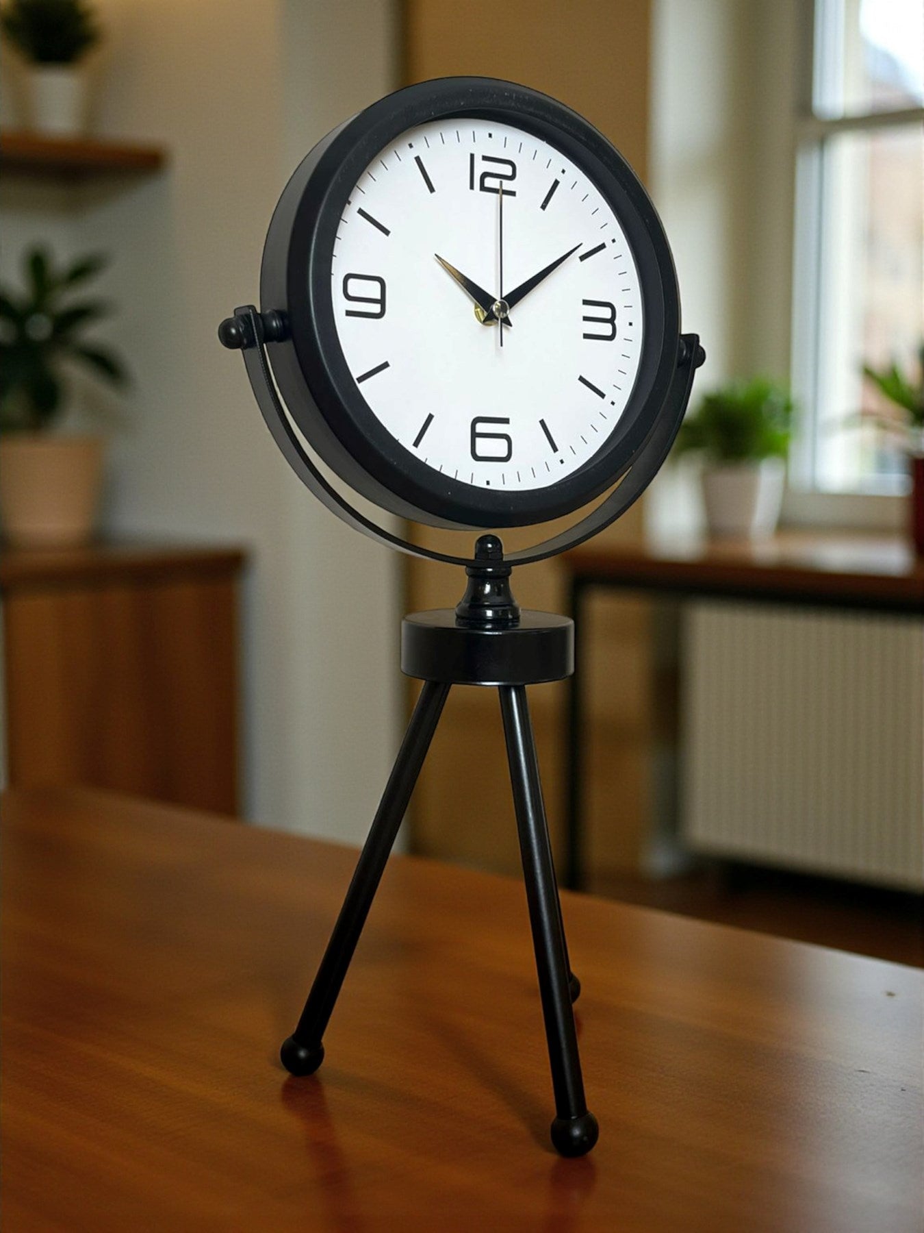 Zentime Siyah Zarif Üç Ayaklı Masa Saati