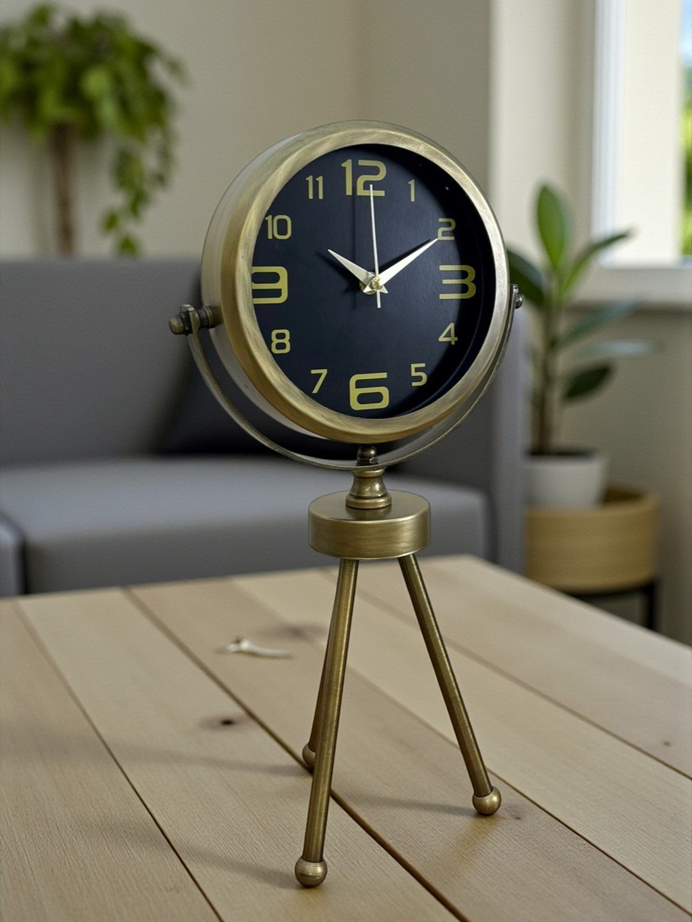 Zentime Eskitme Vintage Üç Ayaklı Masa Saati