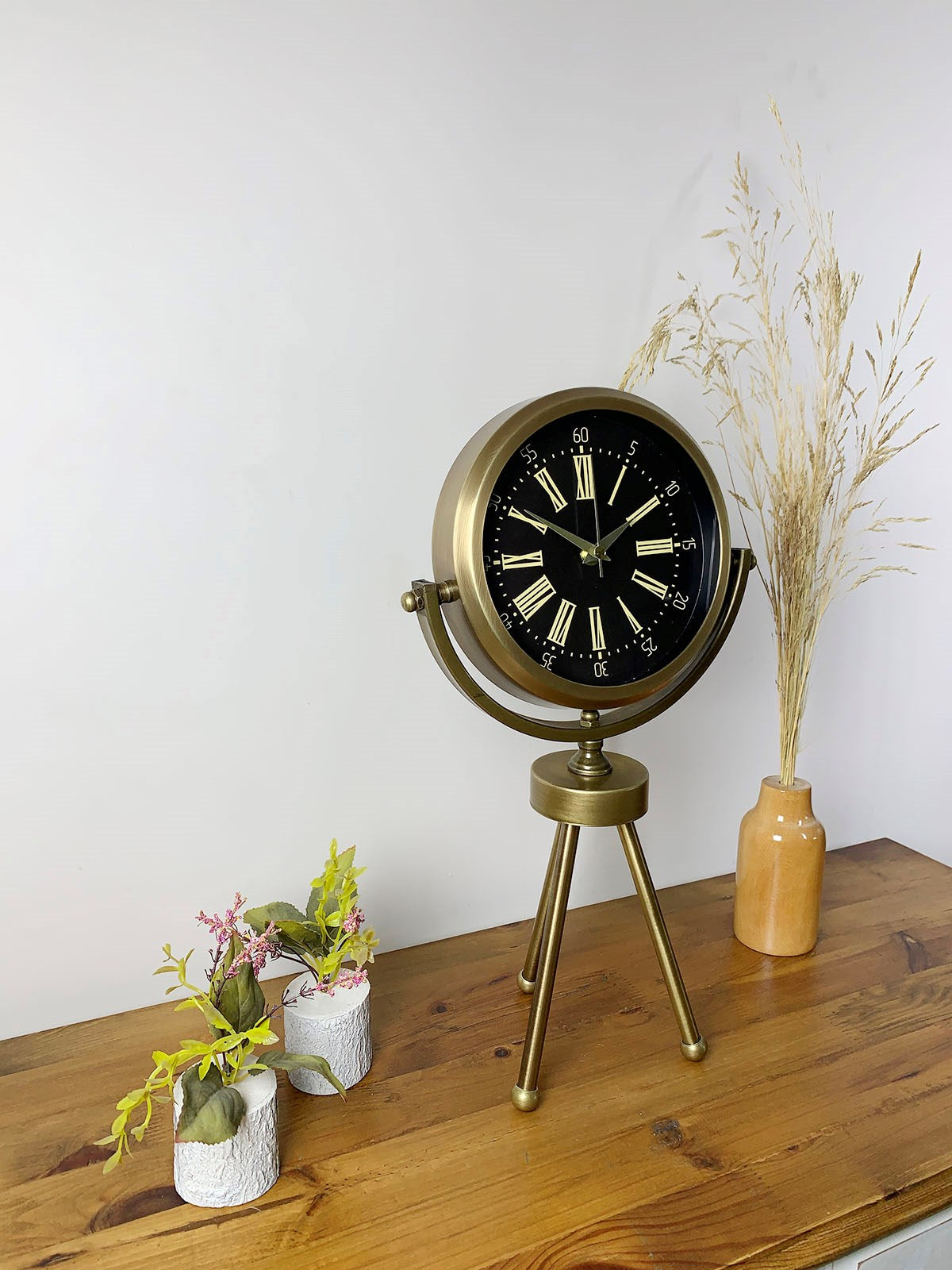 Zentime Eskitme Vintage Üç Ayaklı Duvar Saati