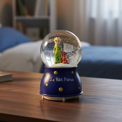 Pilli Işıklı Müzikli Kar Küresi–Le Petit Küçük Prens Figürlü Eğlenceli Masaüstü Biblo, LED Aydınlatmalı Dekoratif Hediyelik Kar Küresi