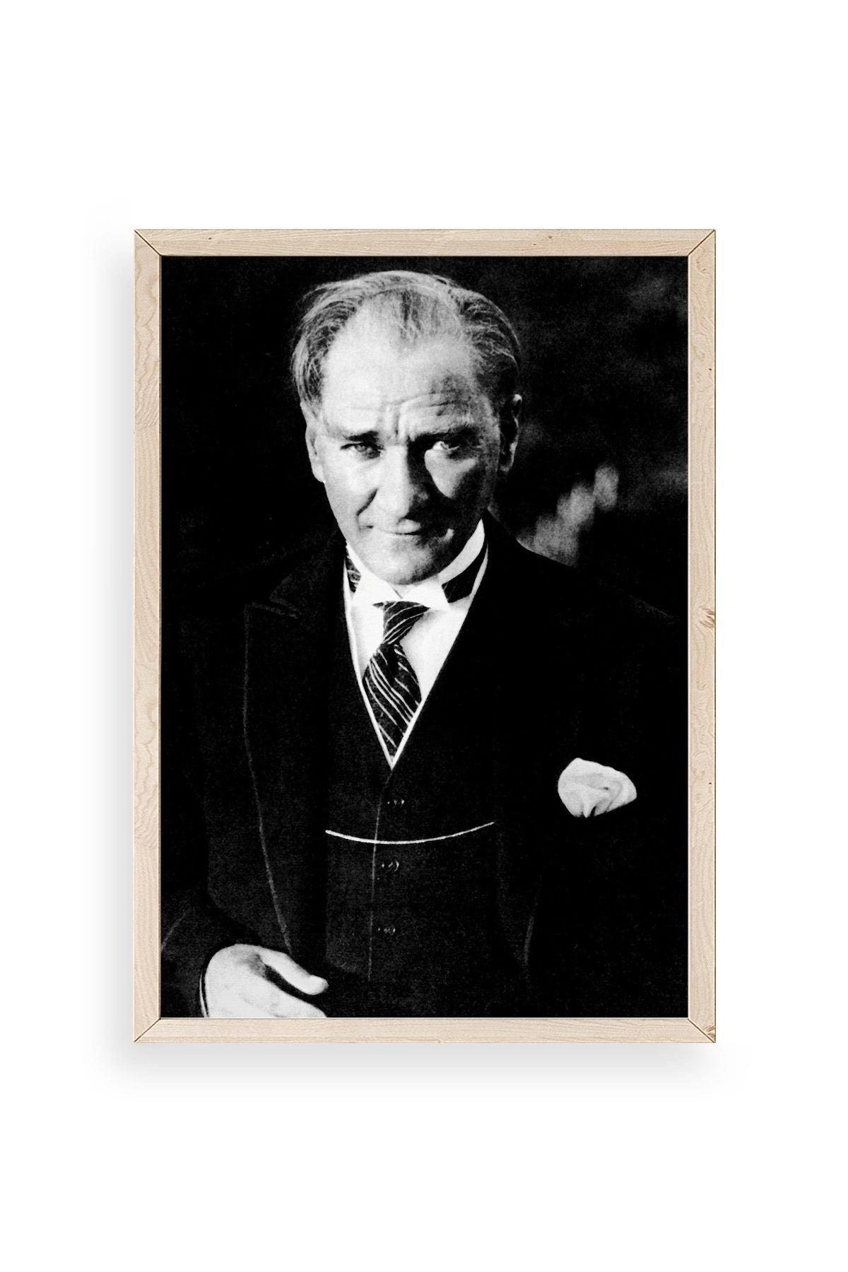 Atatürk Ahşap Çerçeveli Tablo 50 x 70