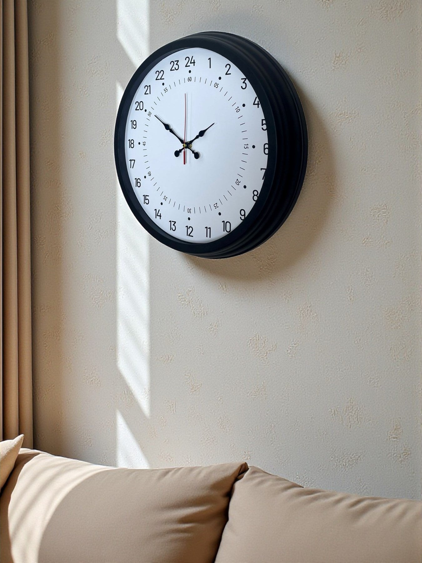 Siyah 40 Cm Metal 24 Saat Göstergeli Özel Tasarım Duvar Saati